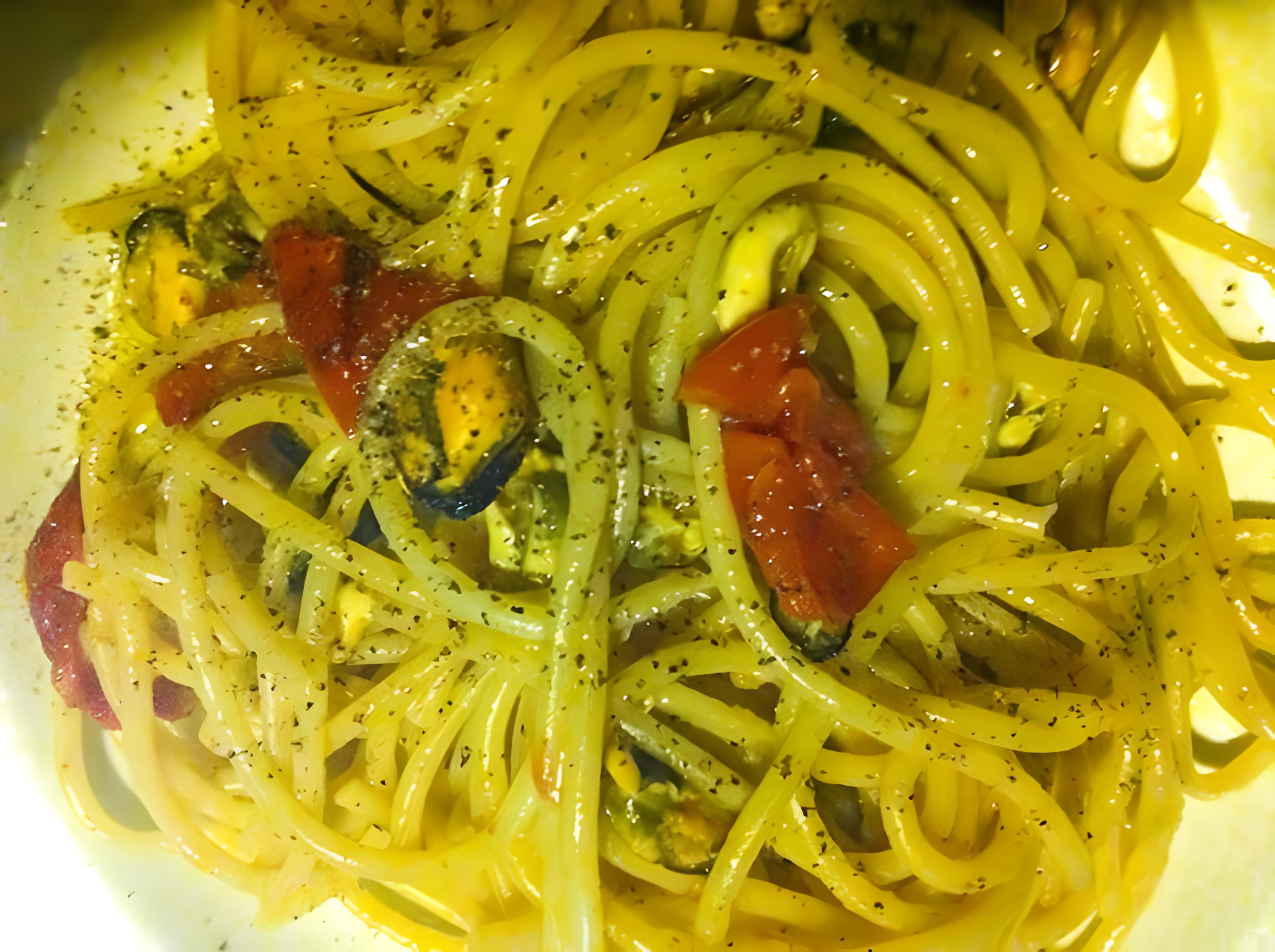 Spaghetti con le cozze 与 Fiano di Albano Carrisi 的餐酒搭配