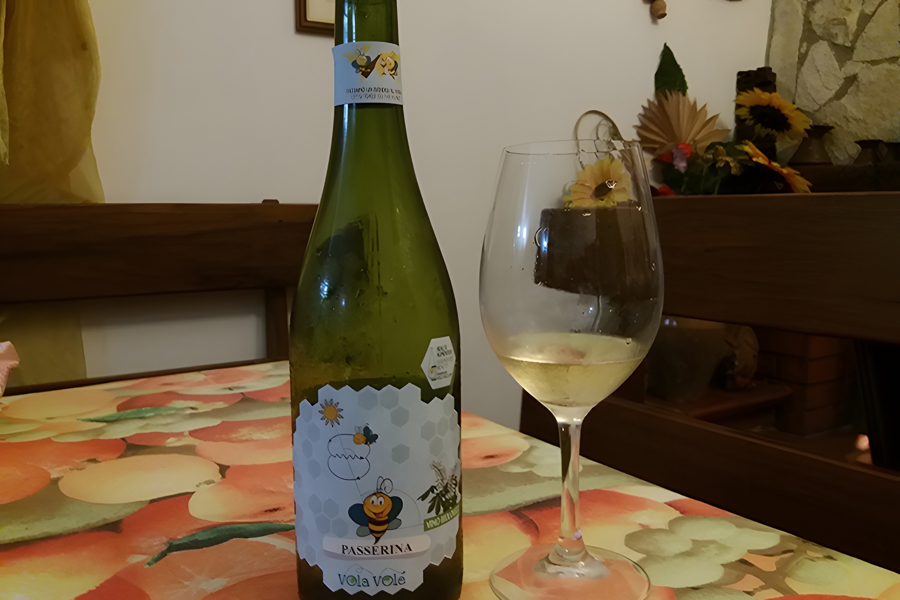 Passerina Vola Volè y las abejas de Cantina Orsogna