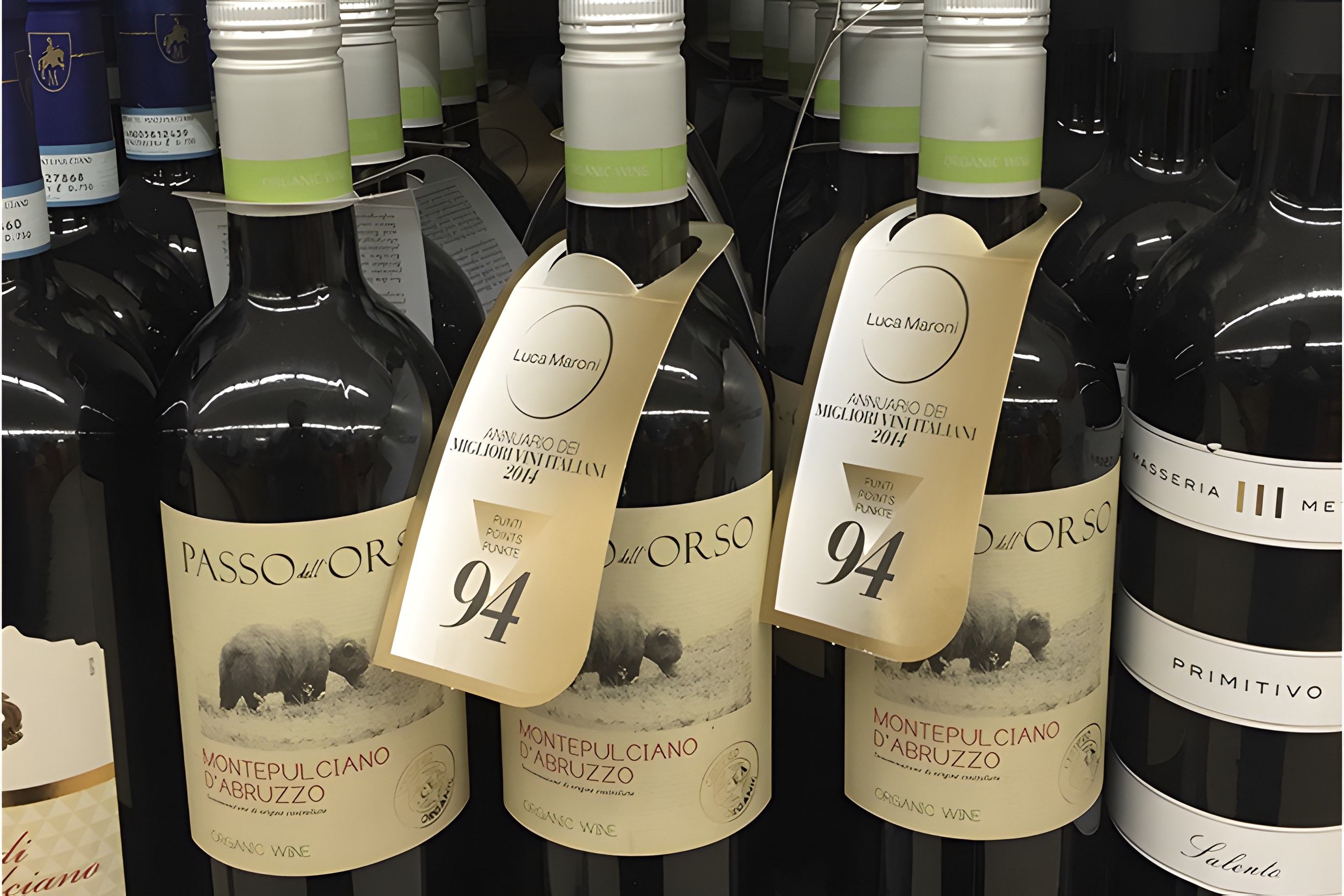 Luca Maroni と3.49ユーロのMontepulciano d'Abruzzo Bio